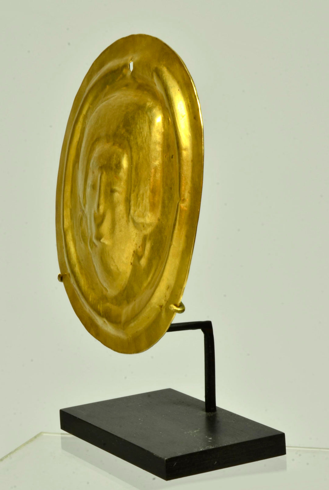 Narino Gold Circular Disc Depicting a Coca Chewer