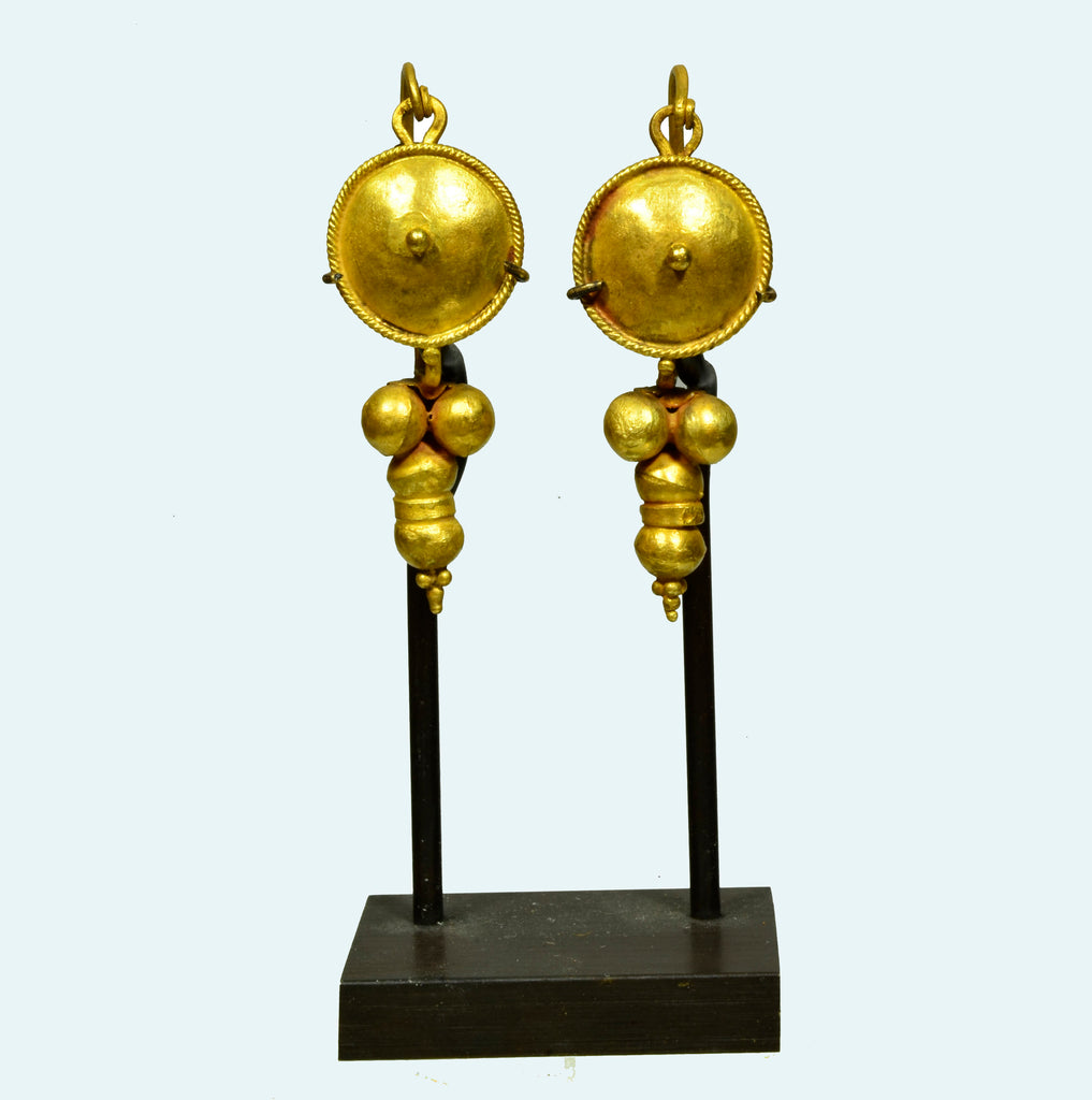 Roman Pair of Gold Earrings - Art for Eternity