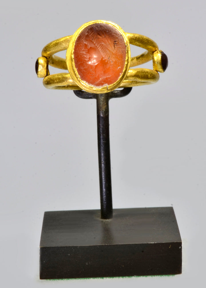 Superb Roman Gold Ring with Carnelian Stone Signet Intaglio