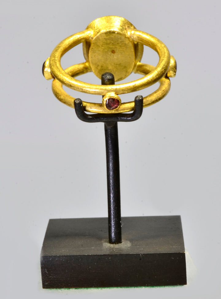 Superb Roman Gold Ring with Carnelian Stone Signet Intaglio