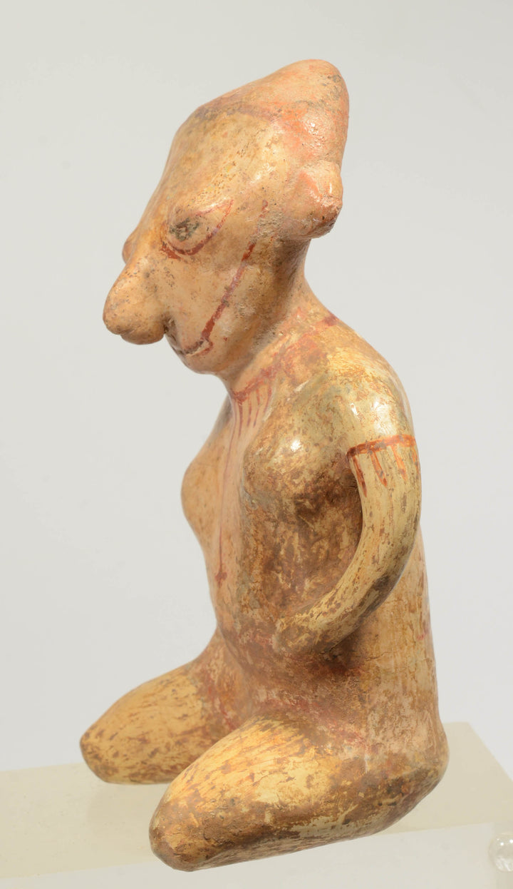 Chinesco Type C Seated Female Figure