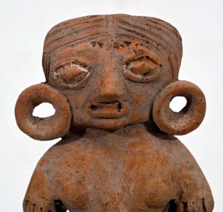 Michoacán Standing Pretty Lady Figure