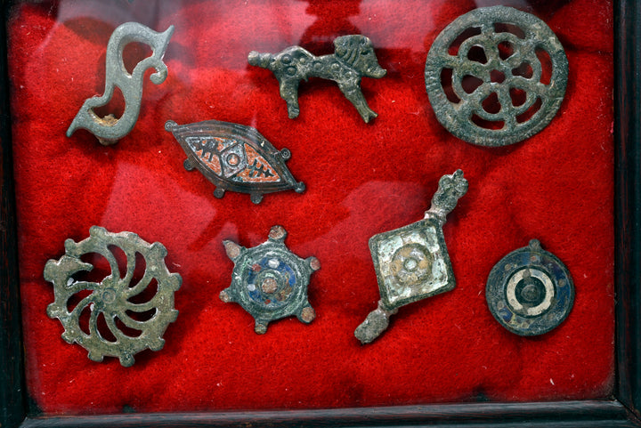 Eight Ancient Romano-British  Bronze Brooches/ Fibula in Case
