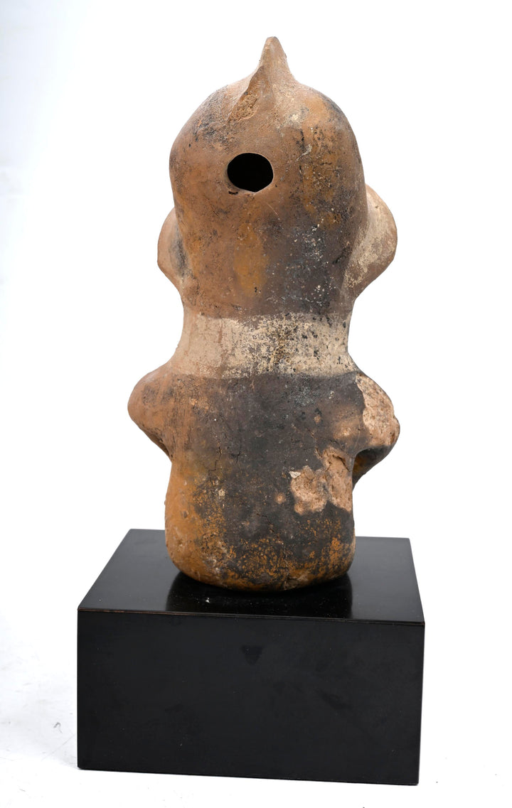 Bahía Pottery Seated Male with Crested Helmet