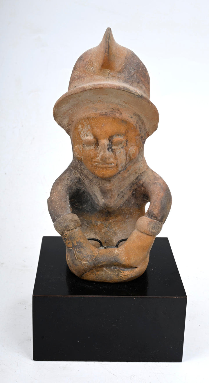 Bahía Pottery Seated Male with Crested Helmet